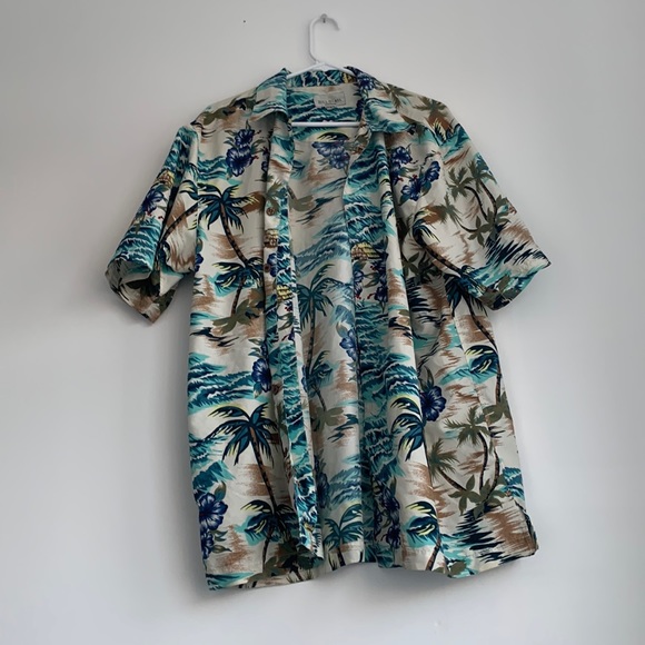 Hawaiian shirt - Picture 1 of 2